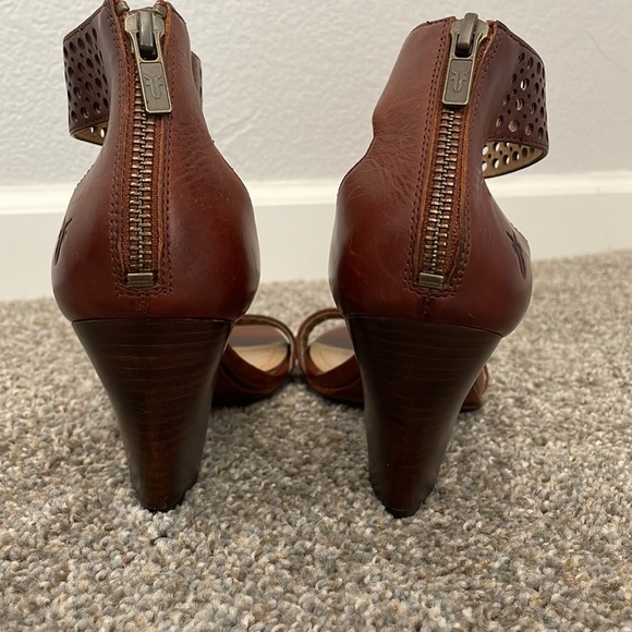 Frye heeled sandals. Skye Perf Ankle - Picture 3 of 14